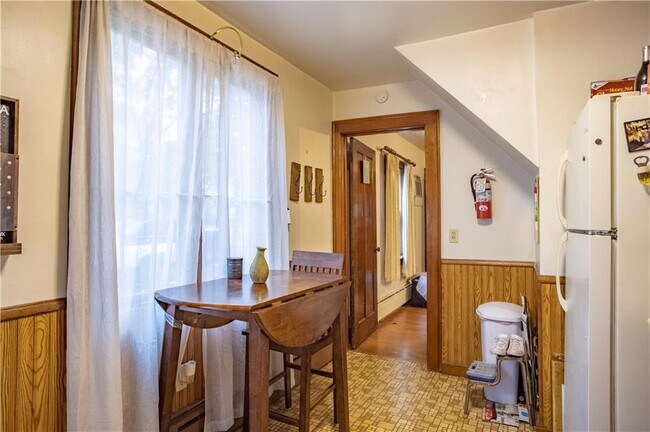 Foto del edificio - 3 bedroom, 1 bathroom Home With Garage