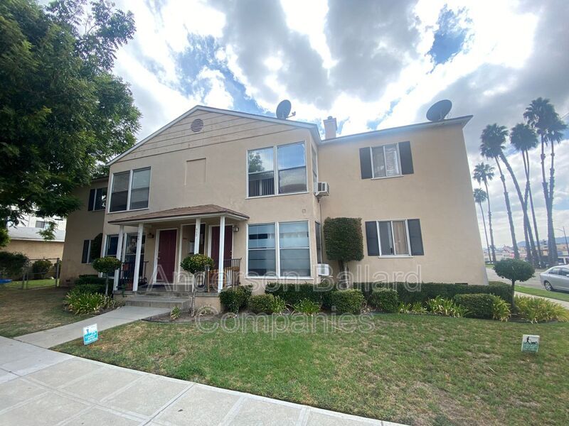 402404 E Elmwood Ave Unit 404 1/2, Burbank, CA 91501 Condo for Rent