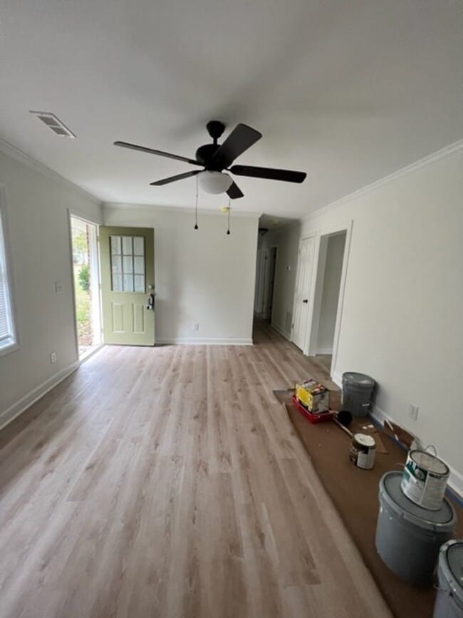 Building Photo - Three Bedroom in Ridgeland