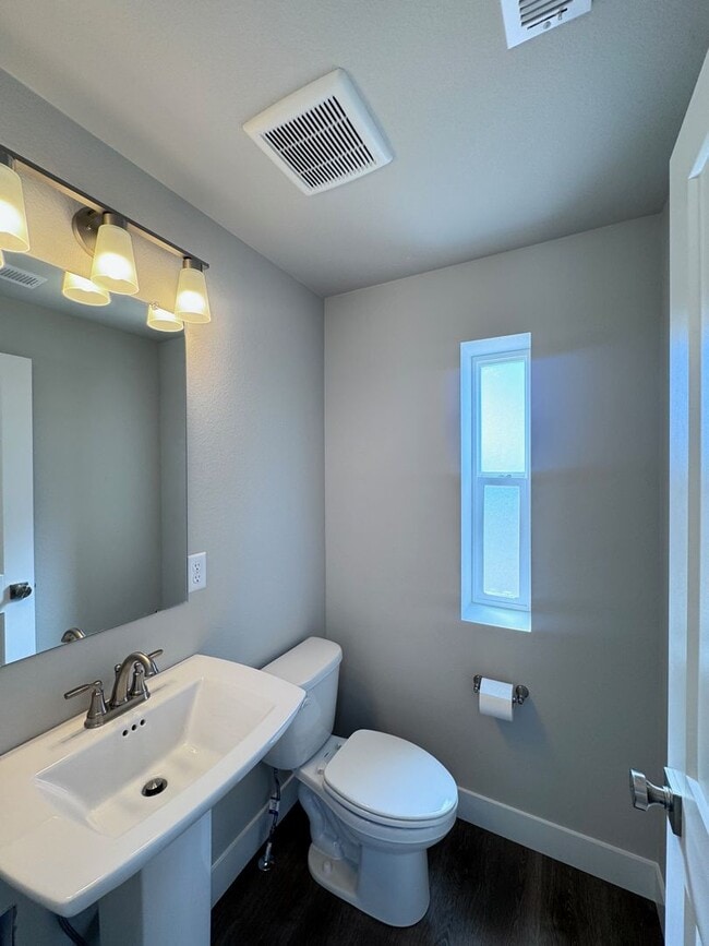 Building Photo - Sage Meadows II Townhomes — Lakeside Livin...