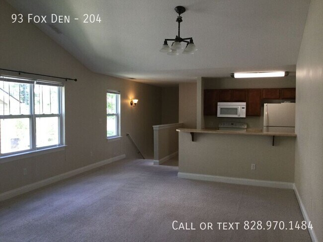 Building Photo - 93 Fox Den-204