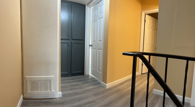 Foto del edificio - 1360 Callen St