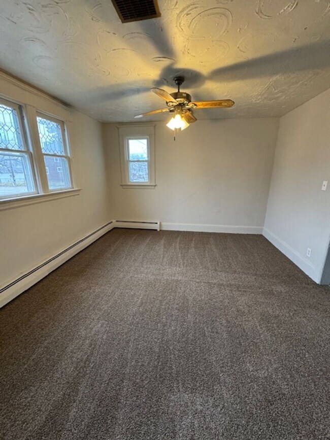 Building Photo - 1303 St Marys Ave