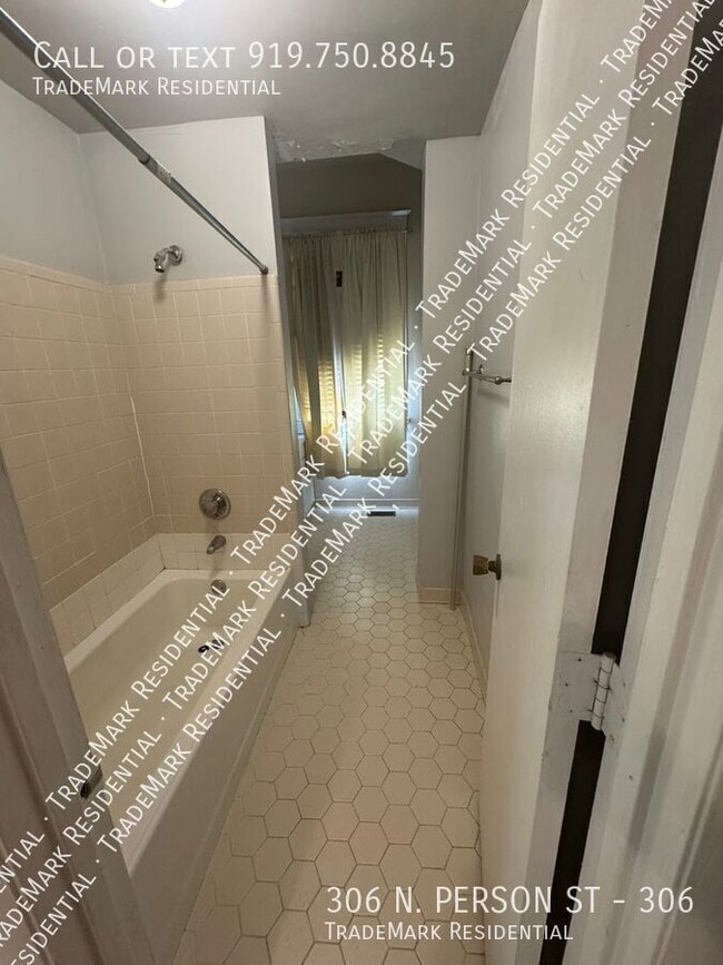 Foto del edificio - 306 N Person St