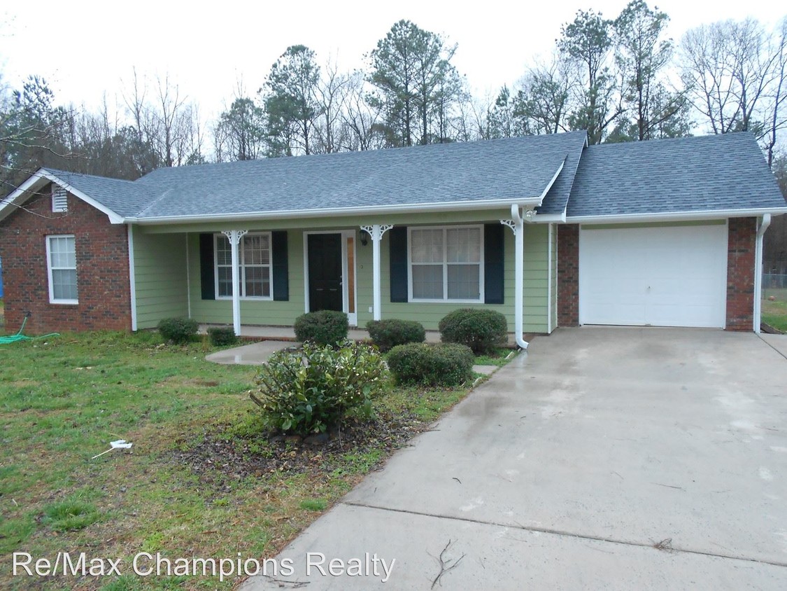 Primary Photo - 3 br, 2 bath House - 2275 Alabama Rd.