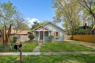 Building Photo - 43 1/2 Ash St NE