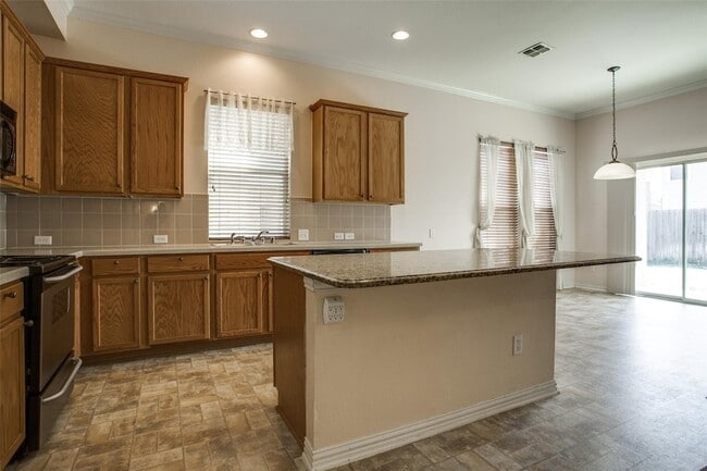 Photo - 1420 Canary Dr House