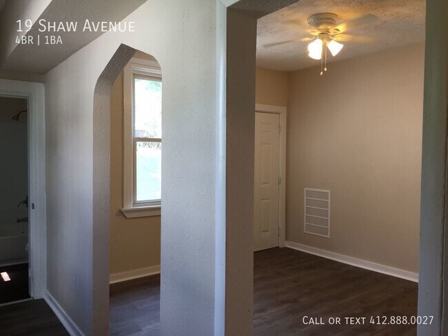 Foto del edificio - 4 bedroom 1 bath Mckees Rocks!
