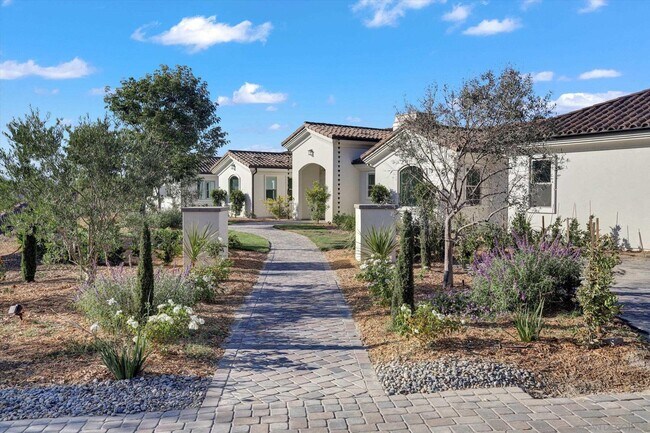 Building Photo - 5808 Lake Vista Dr