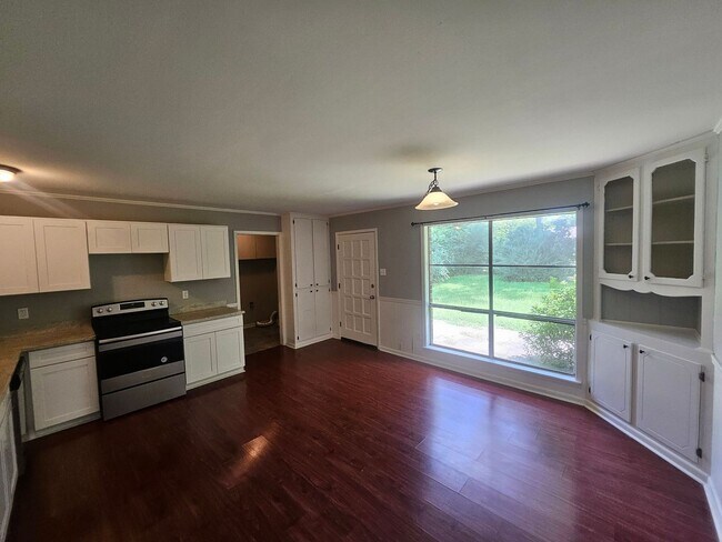 Building Photo - 908 Greenbriar St