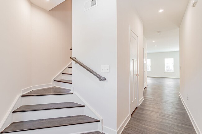 Foto del edificio - Townhome in Great Location near Whole Foods!