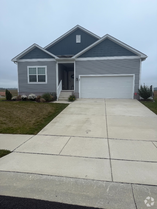 Building Photo - 84 Pontoon Dr