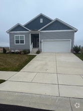 Building Photo - 84 Pontoon Dr