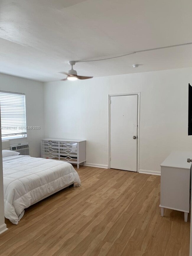 Building Photo - 545 Michigan Ave