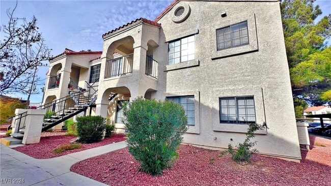 Building Photo - 4890 Nara Vista Way