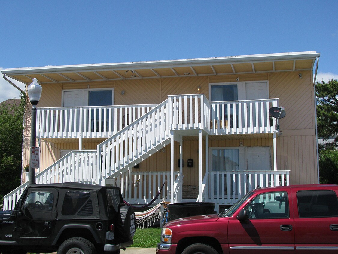 Building Photo - 404 Bayshore Dr