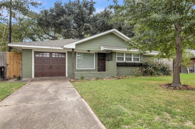 Building Photo - 1323 Ansbury Dr