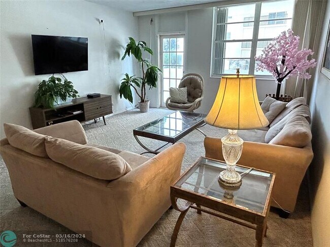 Building Photo - 4250 Galt Ocean Dr
