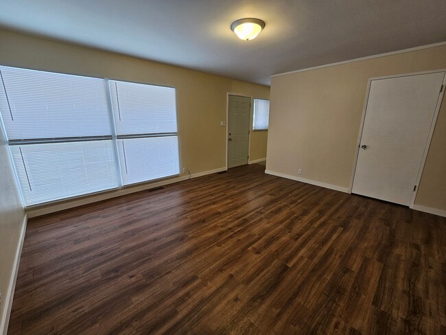 Foto del edificio - Newly Renovated 3 bed, 1 bath, McKinley Te...