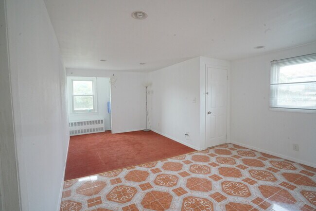 Building Photo - 1037 Elmont Rd