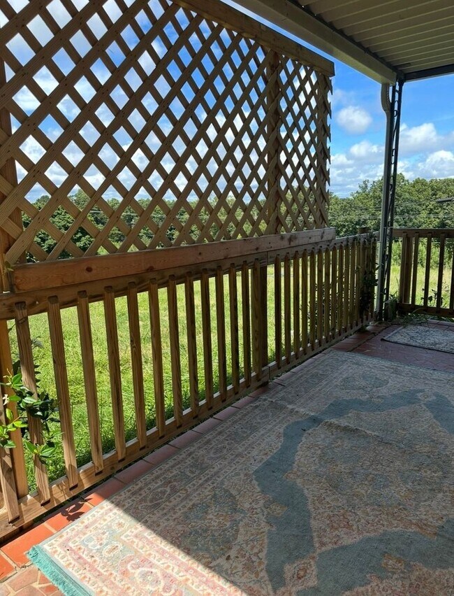 Foto del edificio - 16 Wagon Trail Rd