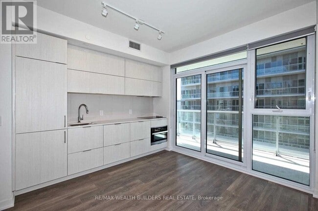 Building Photo - 20 Richardson St