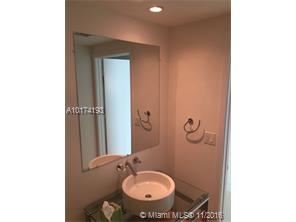 Foto principal - 6000 Collins Ave