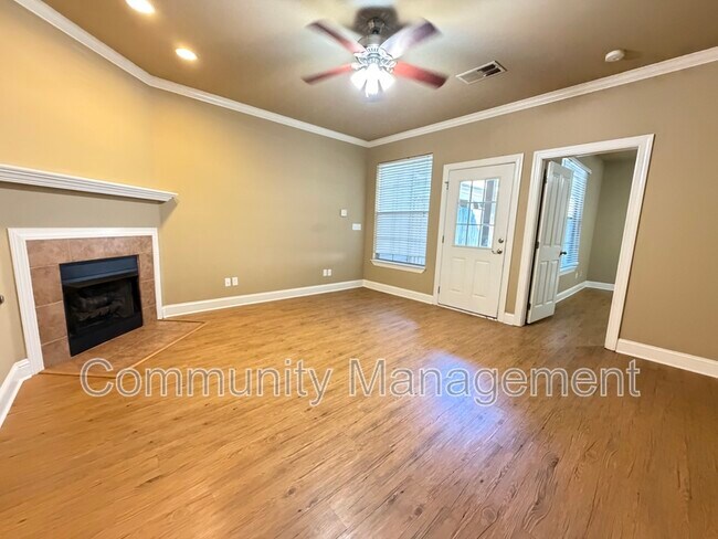 Building Photo - 809 Summer Breeze Dr