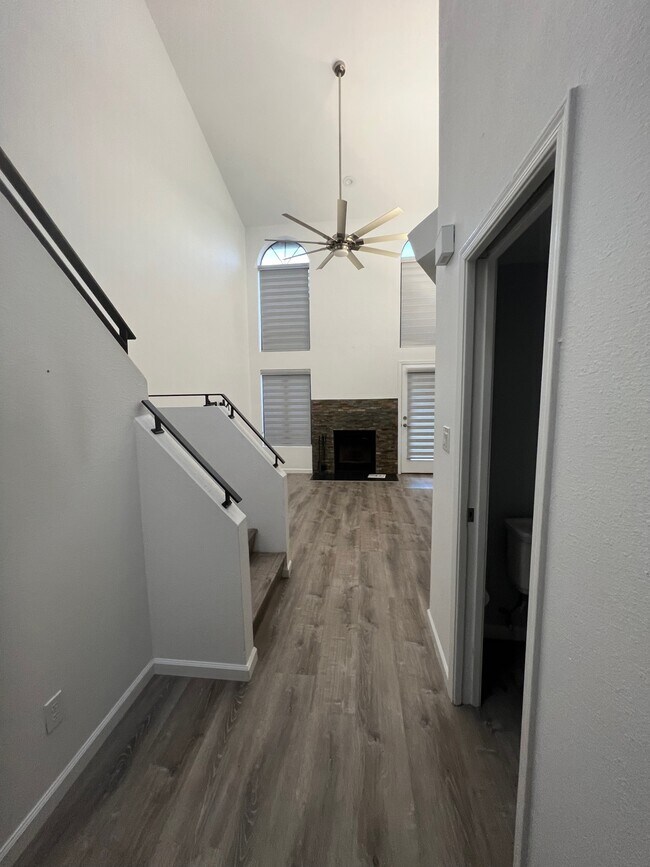 Foto del edificio - 7835 E Glenrosa Ave