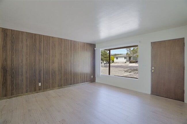 Foto del edificio - 3 bedroom,1.5 bath with 1 car garage close to schools, hospital and shopping!