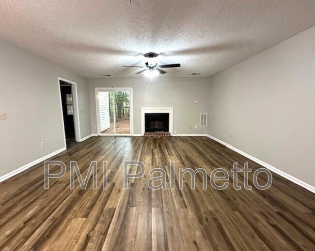 Building Photo - 253 Friarsgate Blvd