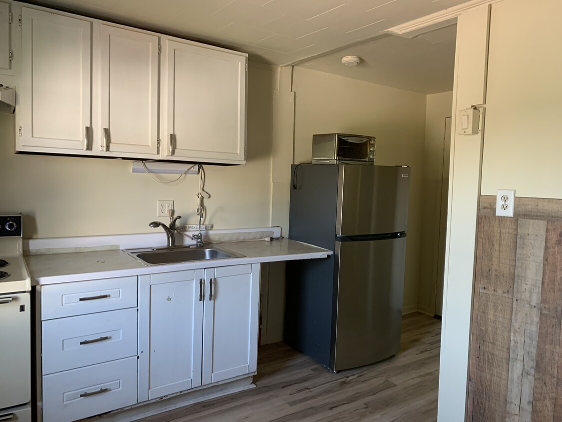 2 Kitchen - 52 W Main St