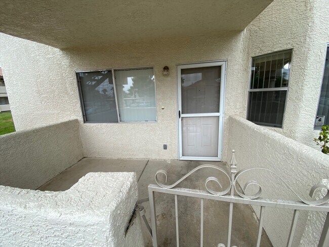 Building Photo - 479 Mesa Blvd