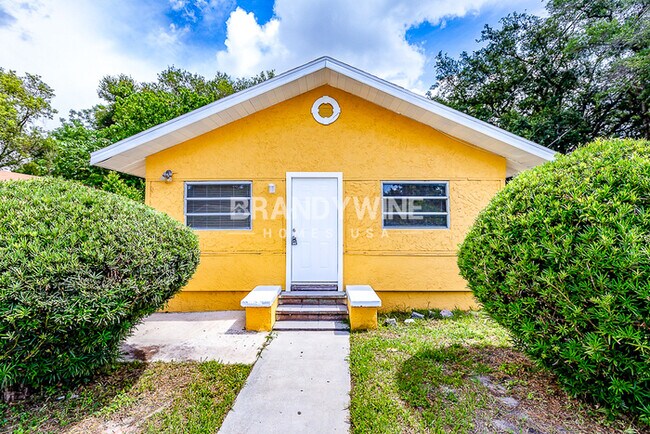 Foto del edificio - New Year, New Home – Apply Today for a Fes...