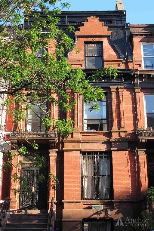Primary Photo - 210 Hancock St