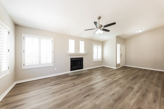Foto del edificio - 8810 W Grovers Ave