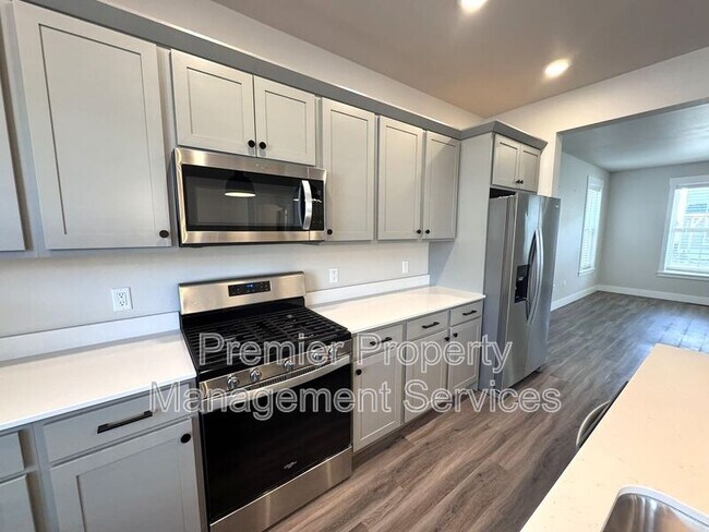 Foto del edificio - 1670 St George Blvd