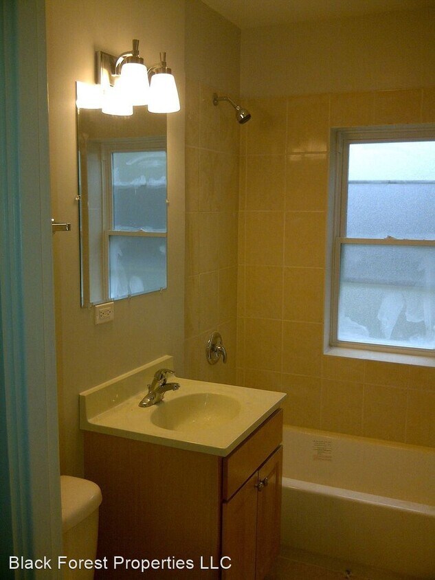 Building Photo - 2 br, 1 bath Apartment - 1404 Darrow Ave