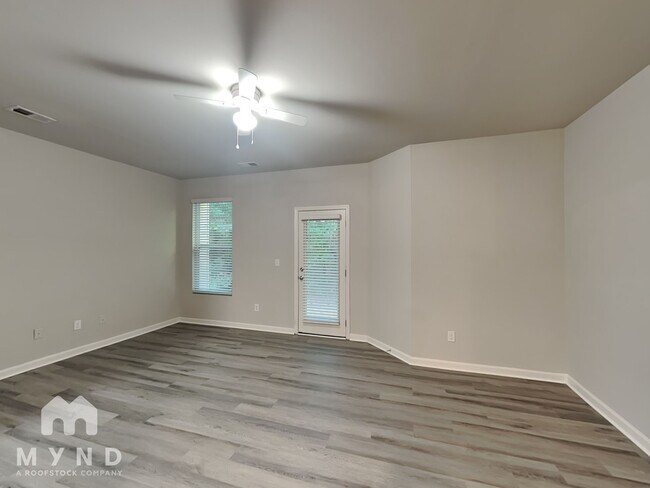 Foto del edificio - 2650 Parrish Ct