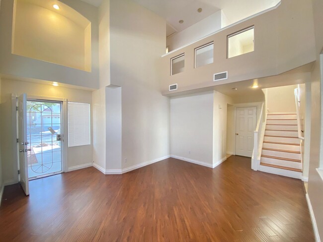 Building Photo - Wonderfully 2-story single-family house