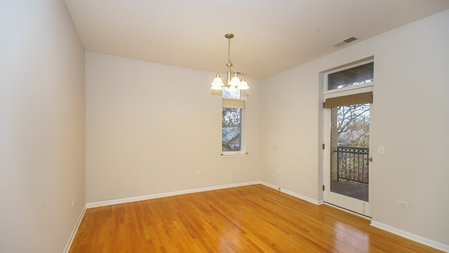 Building Photo - 106 S Ridgeland Ave