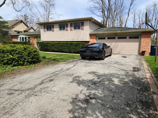 Building Photo - 2243 Elm Ridge Dr