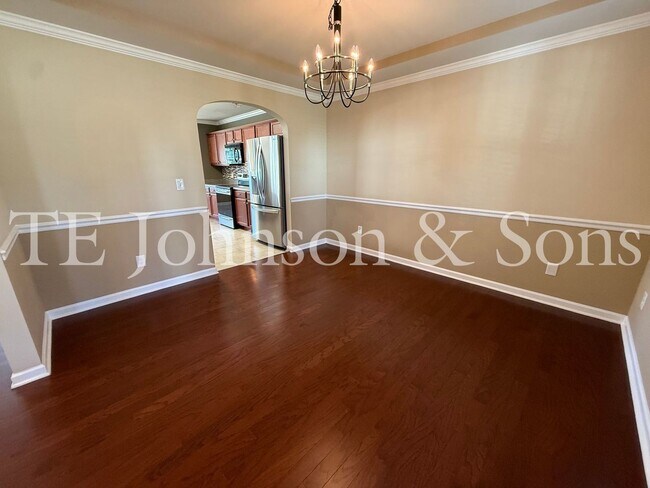 Foto del edificio - Spacious 4 Bedroom Home with Fenced Yard & Two Car Garage in Clemmons