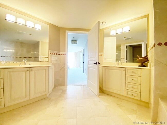 Building Photo - 1460 S Ocean Blvd