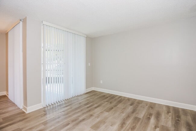 Building Photo - 8205 SW 152nd Ave