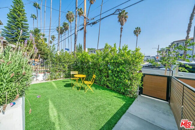 Foto del edificio - 201 S Westlake Ave