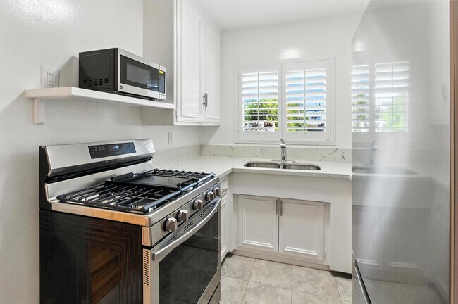 Foto del edificio - 14205 Moorpark St