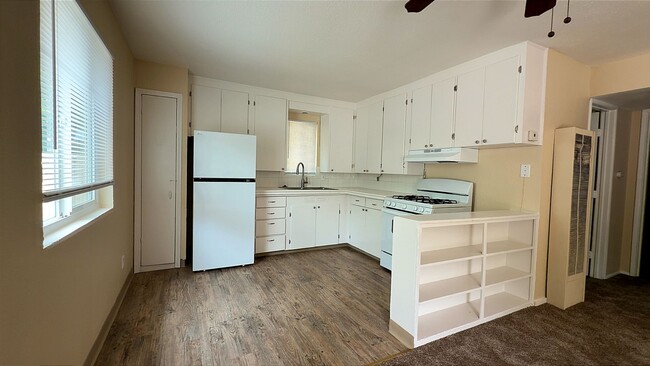 Photo - 639 W Santa Fe Ave Apartment