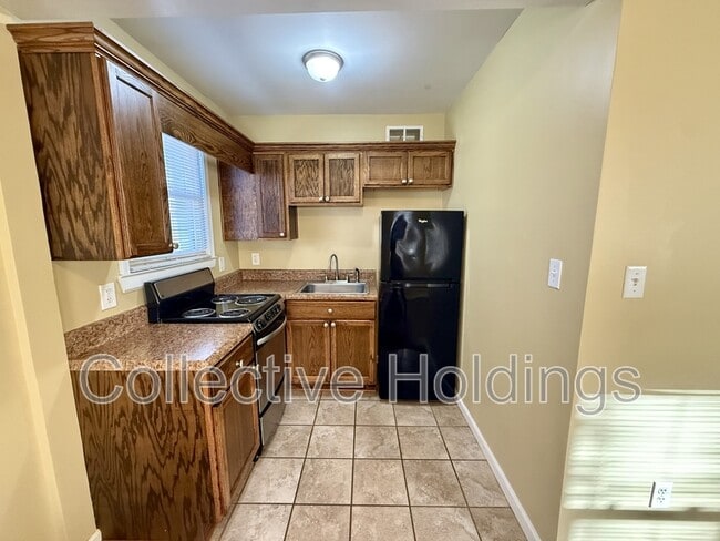 Building Photo - 1223 Hanover St