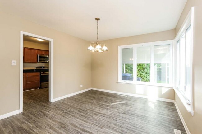 Foto del edificio - 1462 Deerfield Rd